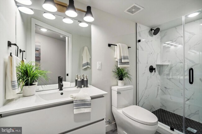 Building Photo - 1102 Germantown Ave