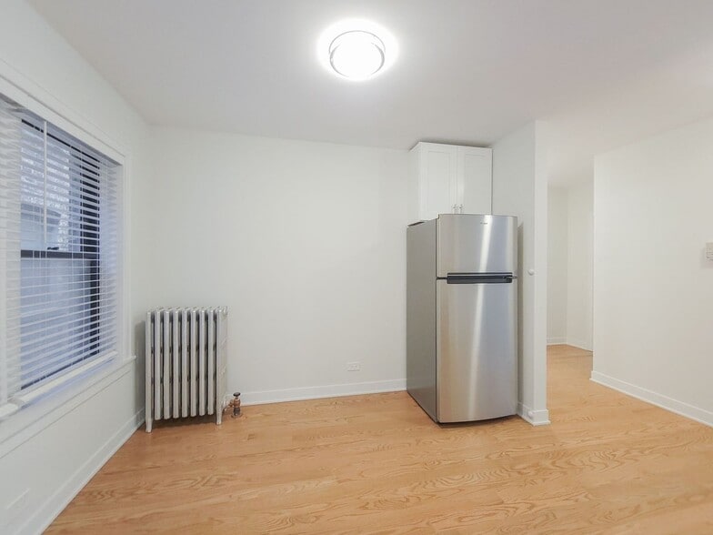 Building Photo - 4513 N Paulina St