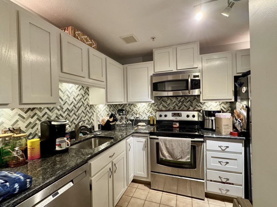 Building Photo - 19 Saco St