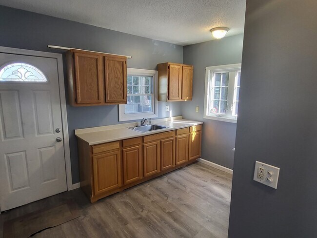 Building Photo - 33 Baldwin St