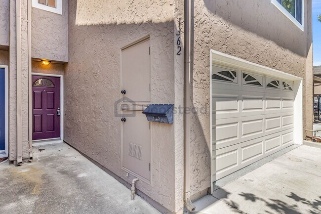 Building Photo - 1362 Casa Ct