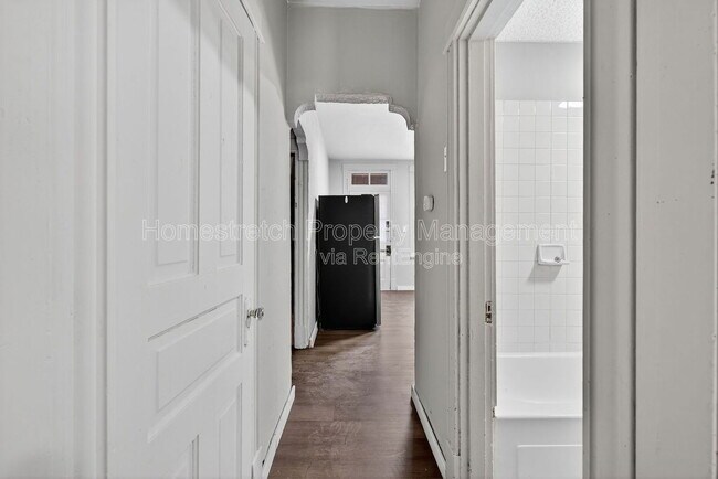 Building Photo - 551 Bates St