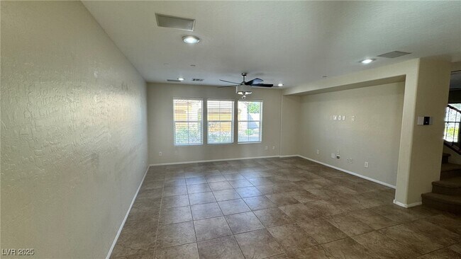 Building Photo - 3173 Color Palette Ave