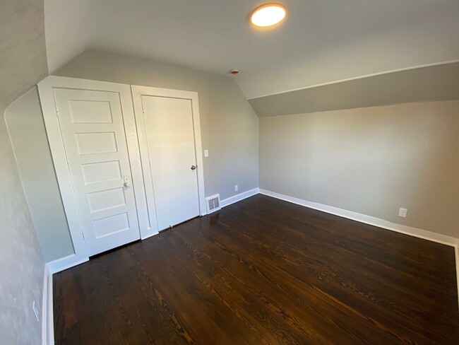 Building Photo - Fully Remodeled 3Bedroom House!