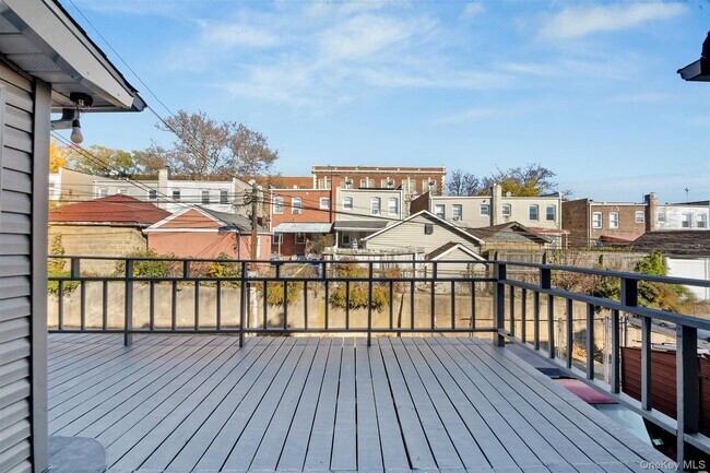 Building Photo - 88-33 Francis Lewis Blvd