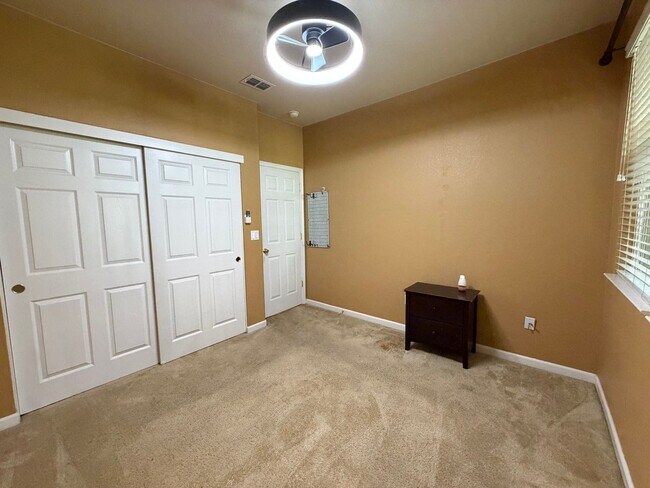 Building Photo - Spacious 4-Bedroom Elk Grove Home with Updated Kitchen, Quartz Countertops! VIEW TODAY!