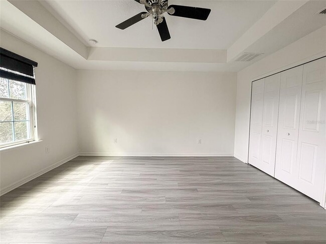 Building Photo - 11804 Silverlake Park Dr