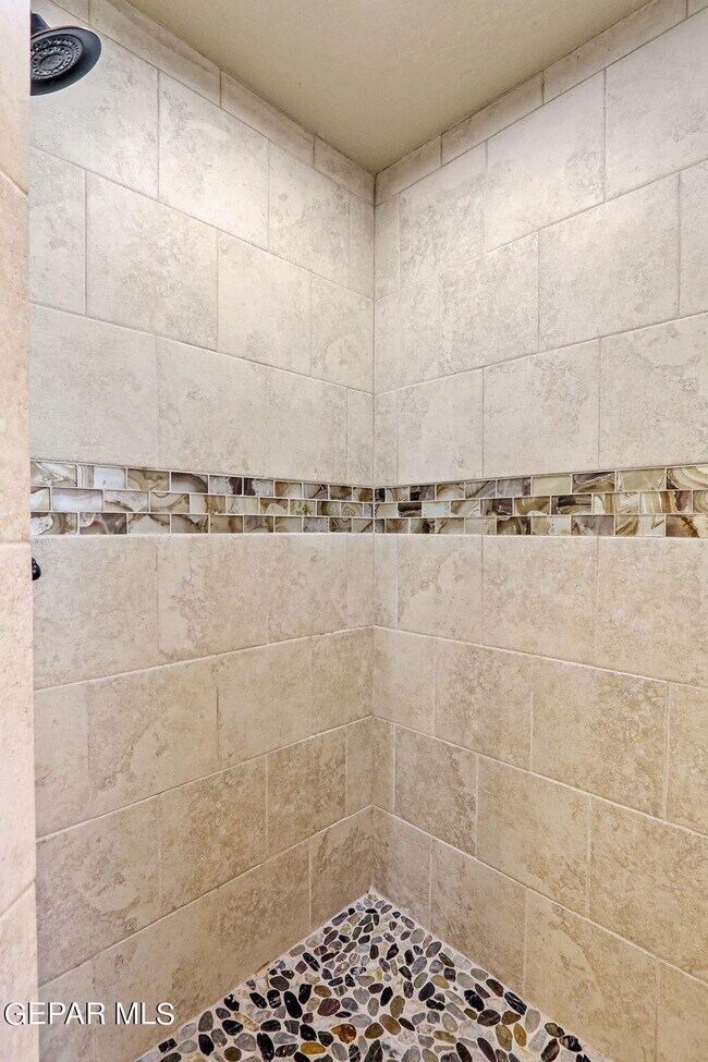 Building Photo - 5109 Memory Dr