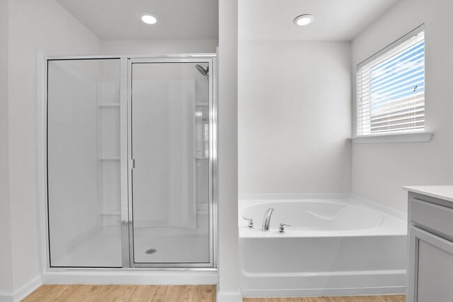 Building Photo - Bright & Spacious 4-Bedroom Home in Savannah’s Godley Park