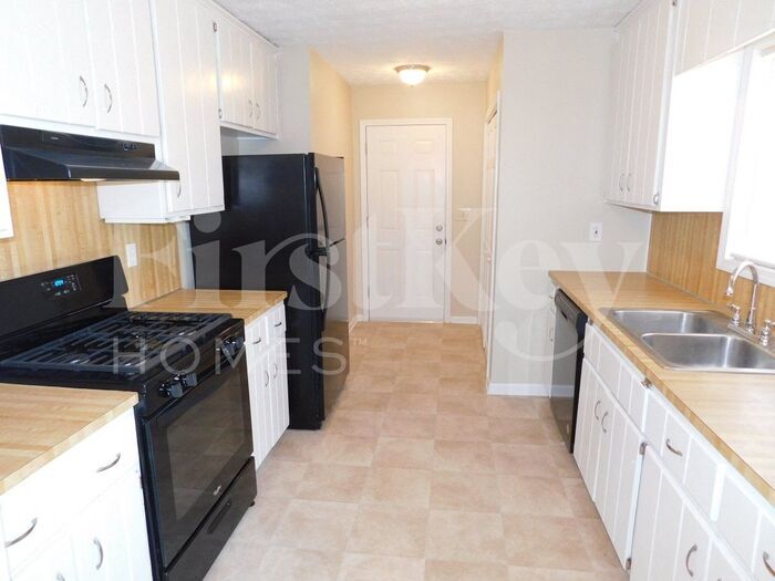 Building Photo - 314 Trickum Hills Way