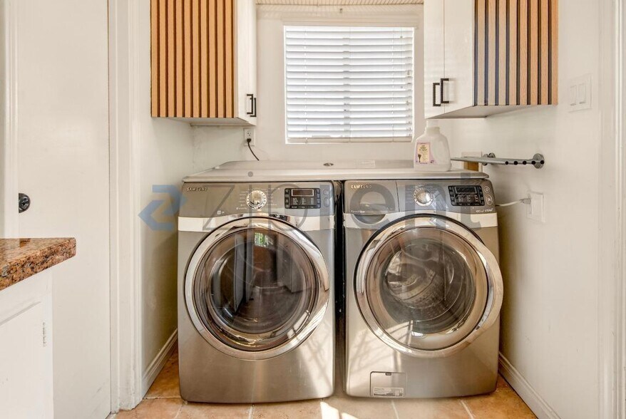 Building Photo - 2940 Cardiff Ave