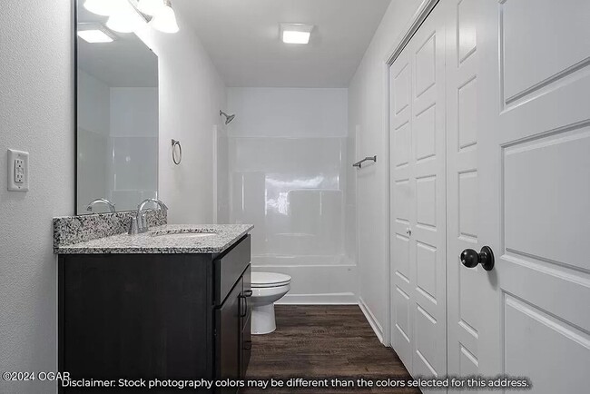 Building Photo - Beautiful Cottage style home