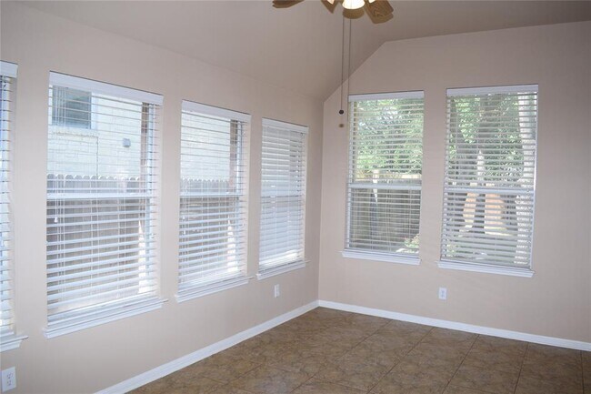 Building Photo - 7233 Via Dono Dr