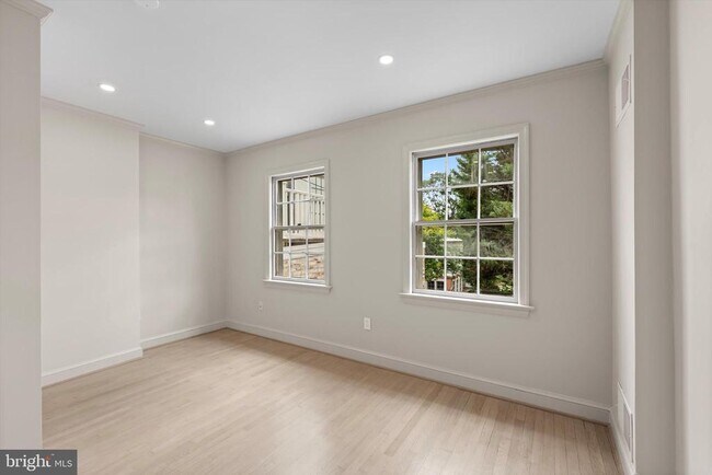 Building Photo - 1525 35th St NW