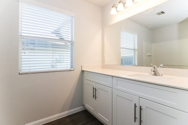 Building Photo - 2510 Costa Verde Way