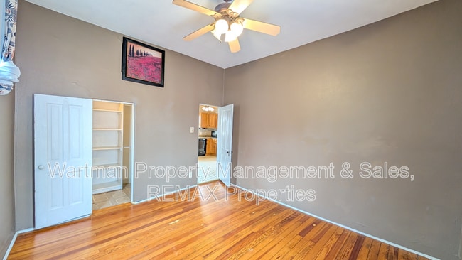 Building Photo - 2102 W Kiowa St