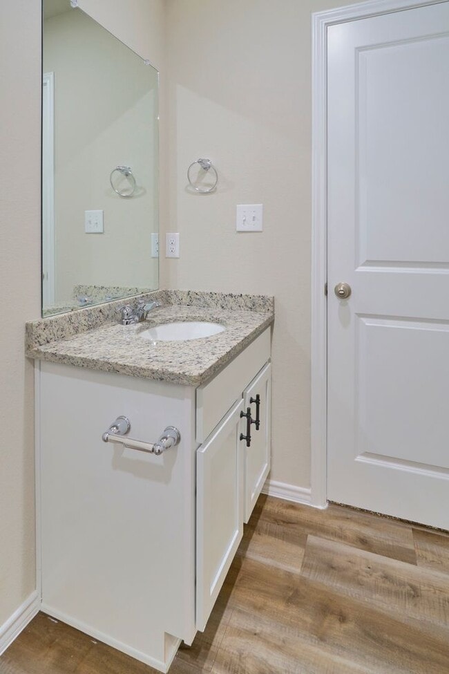 Building Photo - Hunters Ranch Beauty! 3 Bedrooms 2 1/2 Bath Townhome