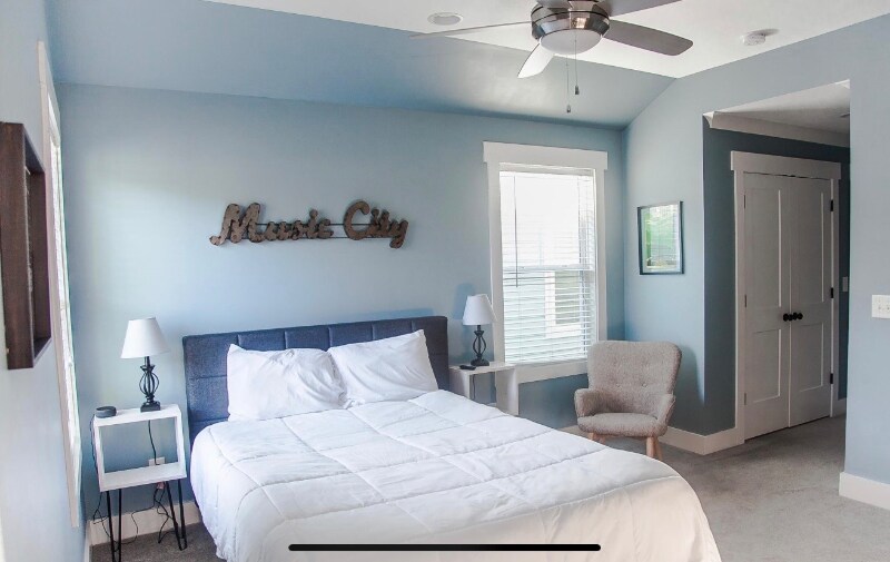 Building Photo - 5204A Kentucky Ave