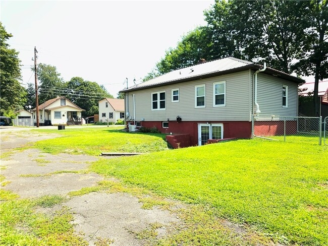 Building Photo - 820 Laurel St