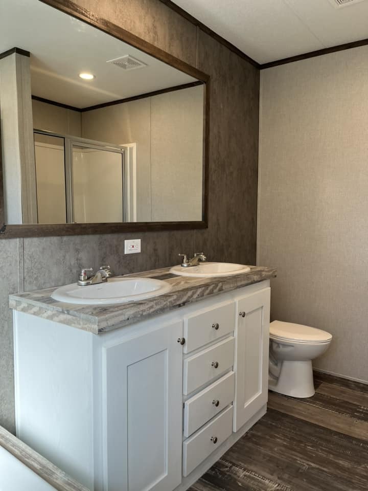 Building Photo - 107 Toledo St