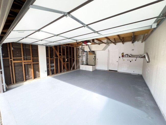 Building Photo - 3 Bedroom 2.5 Bath Home in Calavera Hills