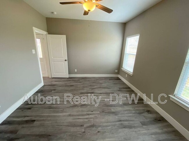 Building Photo - 8135 Doreen Ave