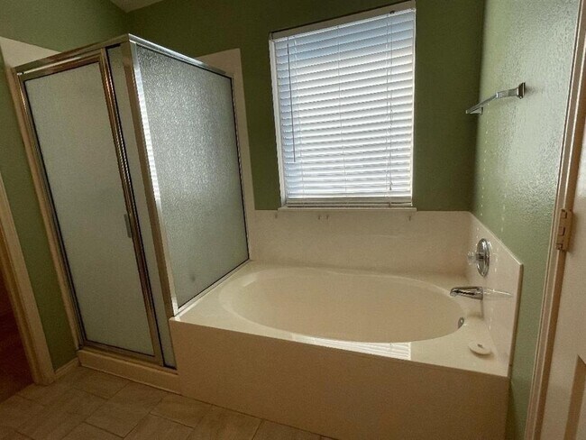 Building Photo - 2505 Winslow Dr