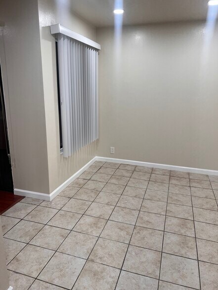 Building Photo - 281 Juana Ave