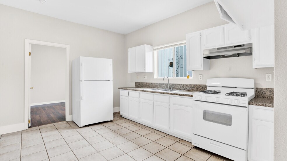 Building Photo - 3110 Walton Ave