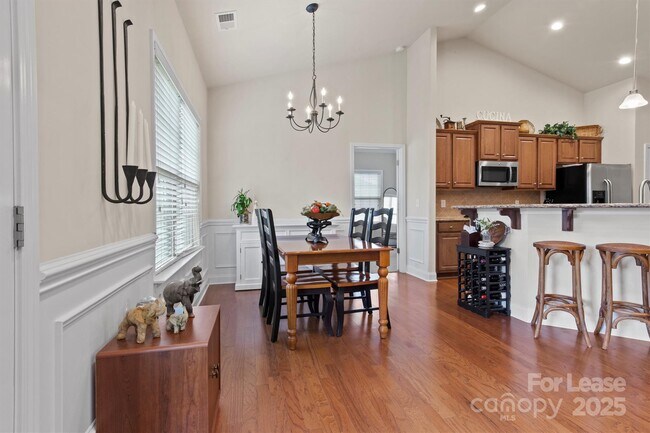Building Photo - 7266 Kenyon Dr