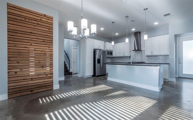 Building Photo - 1128 Gunter St