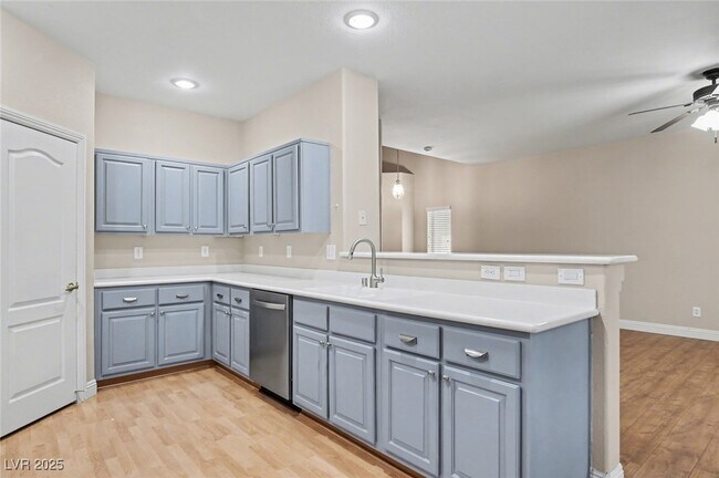 Building Photo - 1123 Aldenwood Ave