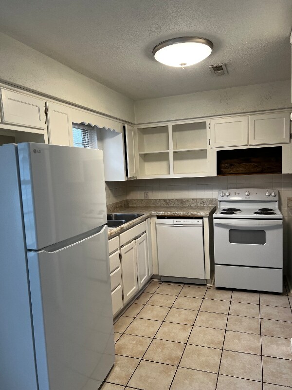 Building Photo - 193 Trojan Dr