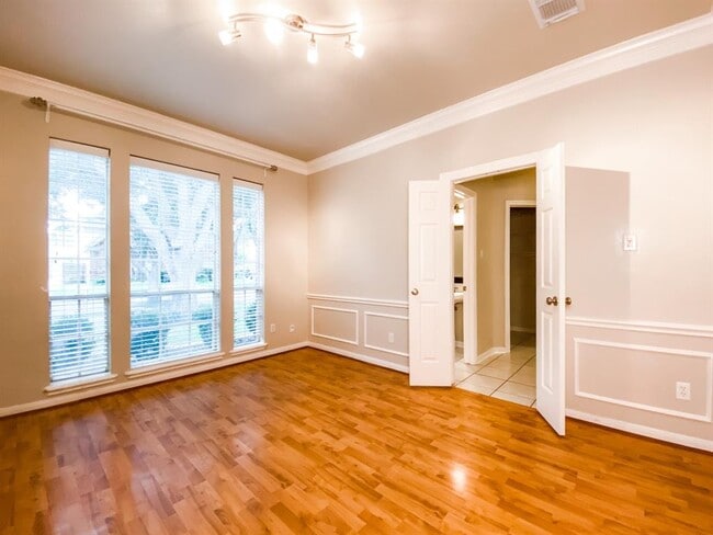 Building Photo - 13030 Mossy Ridge Cove