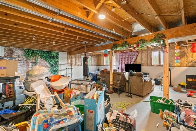 Building Photo - 1853 Wallinford Dr