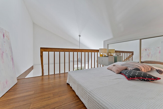 Building Photo - 125 Harbourside Cir