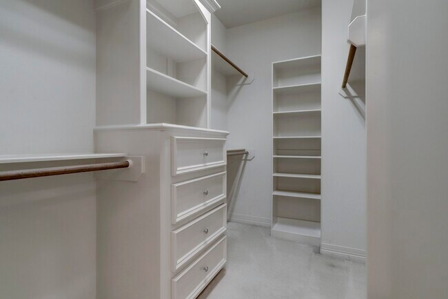 Building Photo - 5313 Fayette St