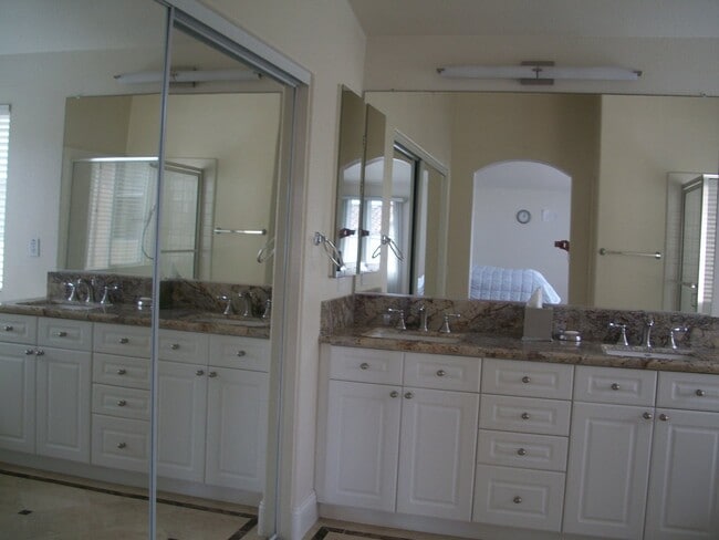 Building Photo - "Limited Time Move-in Special" to the pros...