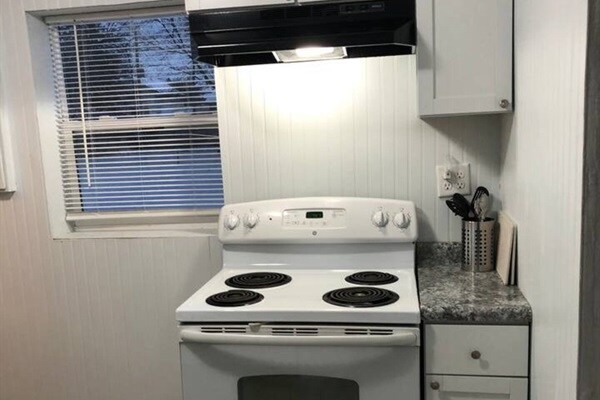 Building Photo - 407 E 13th St