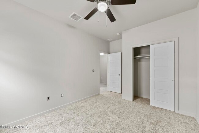 Building Photo - 3684 Springhaven Lp