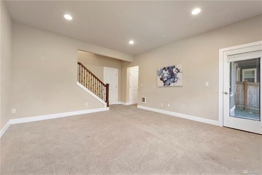 Building Photo - BACK ON MARKET! Spacious Spirit Ridge Home...
