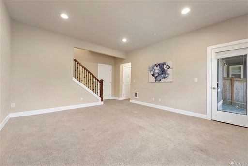 Building Photo - PENDING APPLICATION Spacious Spirit Ridge ...