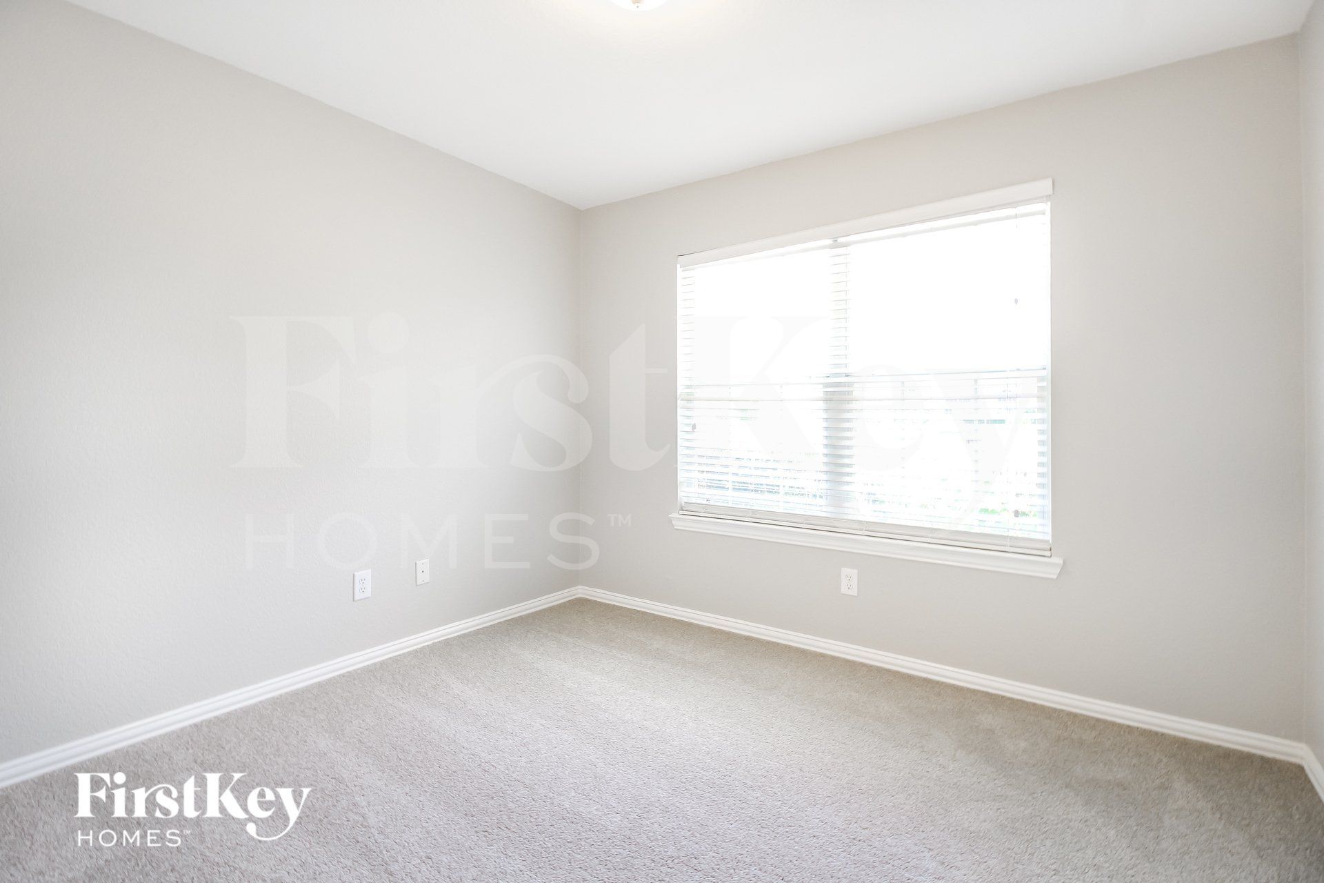 Building Photo - 8 Willowstone Ct