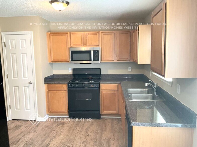 Building Photo - 2756 Live Oak Trail