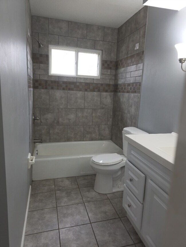 Building Photo - Coming Soon-Beautiful 4bedroom 2.5 bath