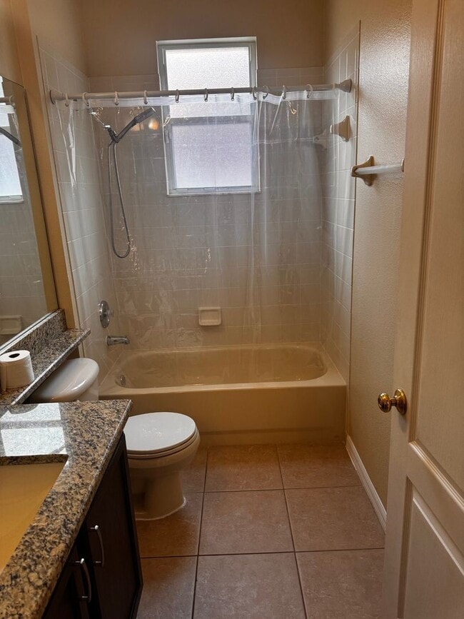 Building Photo - AVAILABLE NOW