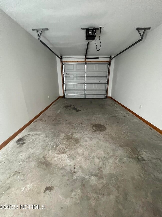Building Photo - 119 Arabian Ln