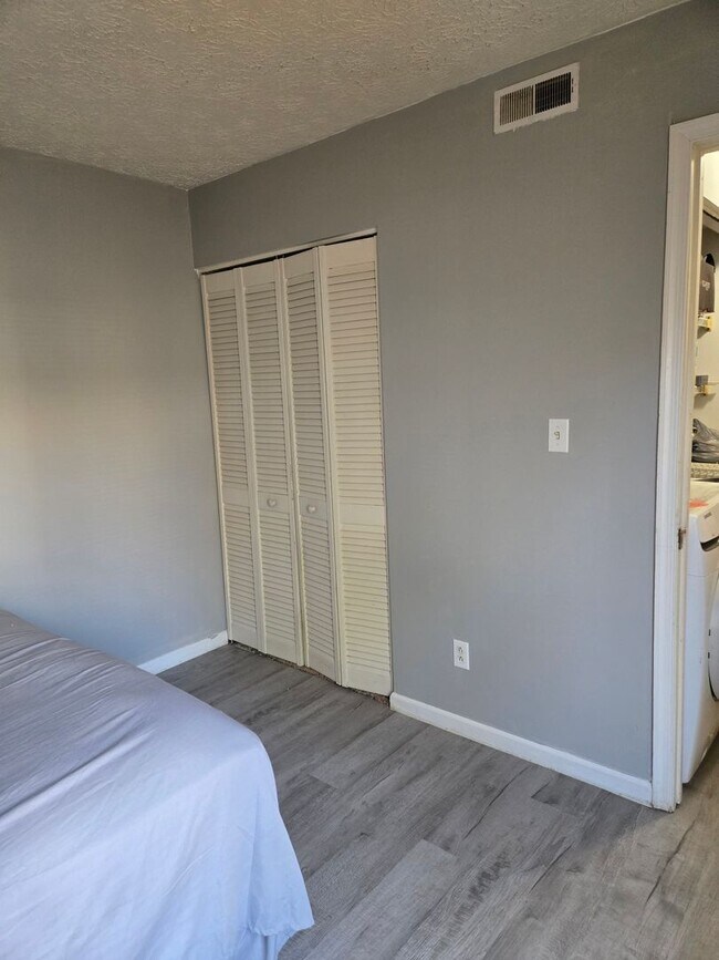 Building Photo - ***Call Fred Today 804-248-3490***College Roommate Wanted – Beautiful 2BR Condo in Gated Community