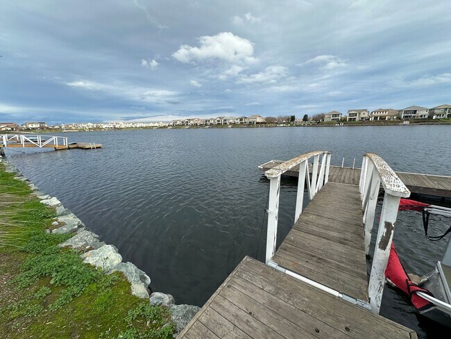 Building Photo - Stunning Lakefront River Islands Home