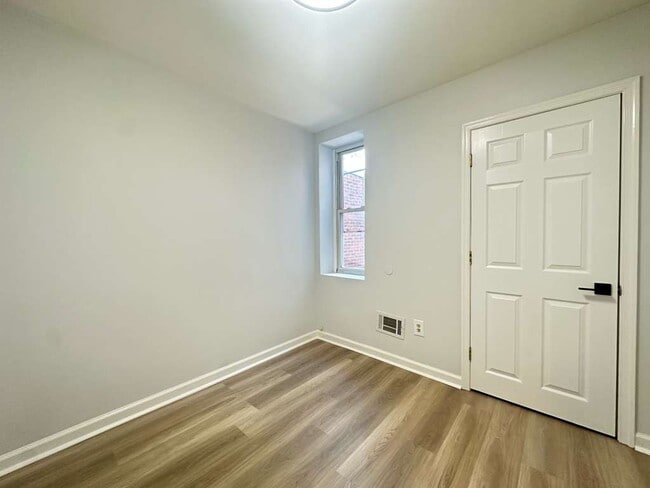 Building Photo - 5663 Matthews St